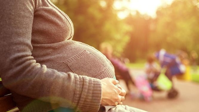 ¿Cómo reclamar la devolución del IRPF de una prestación por maternidad?